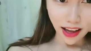 咬一口小奈樱VIP收费自拍三套制服