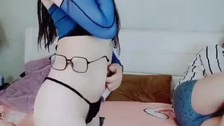 鄰家夫人每晚喘息的聲音讓我心煩意亂，於是我與欲求不滿的人妻汗流浹背地大肆約炮－－午後的愛情激戰。