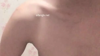 91大神唐伯虎 扳開大一學妹的嫩逼給91網友們看(必撸精品)